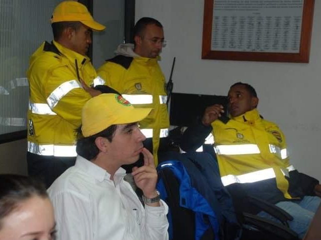 Andrés Aristizábal coordina la atención de la emergencia invernal de 2010-2011 junto a los organismos de socorro